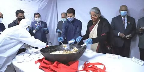 மத்திய பட்ஜெட்டுக்கு முன் 'அல்வா' கிண்டுவது ஏன்?