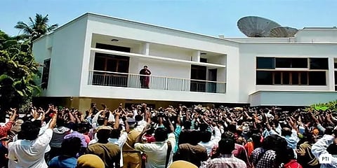 ''நூலகம், மீட்டிங் ஹால்..'' - போயஸ் தோட்ட வேதா இல்ல அமைப்பு மற்றும் சிறப்புகள்!