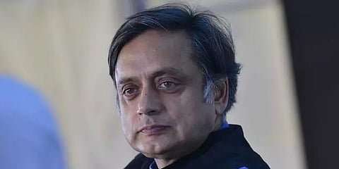 டெல்லி வன்முறை: சசி தரூர், 6 பத்திரிகையாளர்கள் மீது உ.பி-யில் தேசத் துரோக வழக்கு