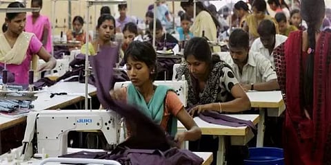 “அனைத்து துறைகளிலும் பெண்கள் பணியாற்ற அனுமதிக்கப்பட வேண்டும்” - நிர்மலா சீதாராமன்