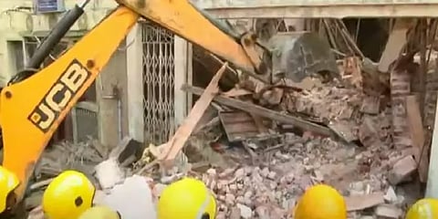 மதுரையில் கட்டடம் இடிந்து 2 பேர் பலி!