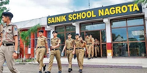 பள்ளிக் கல்வித்துறையில் 100 புதிய சைனிக் பள்ளிகள் உருவாக்கப்படும்: நிர்மலா சீதாராமன்