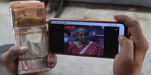 பட்ஜெட் 2021 பார்வை: வருமான வரி செலுத்துவோரை அரசு 'ஏமாற்றியது' ஏன்?