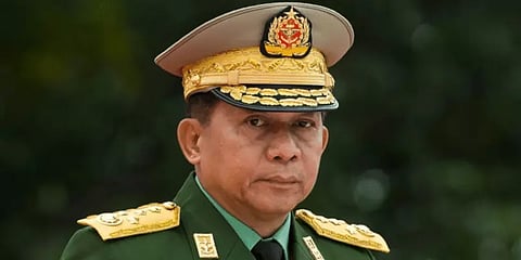 கொஞ்சமாக பேசுவார்...ஆனால் அதிக தந்திரம்: ராணுவத்தின் பிடியில் மியான்மர் சிக்கியது எப்படி?