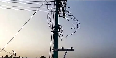 கிருஷ்ணகிரி: மின் இணைப்பை துண்டித்து மின்மாற்றியை புதுவிதமாக திருடிச் செல்லும் கும்பல்