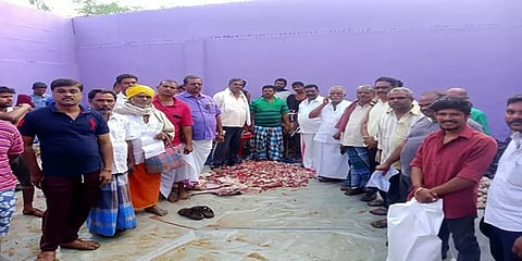 தருமபுரி: தொழில் செழிக்க ஆண்கள் மட்டுமே பங்கேற்ற விழா; மீதமான இறைச்சி குழி தோண்டி புதைப்பு