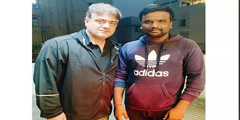 ’பிப்ரவரி இறுதிக்குள் வலிமை அப்டேட்’ – ரசிகருக்கு அப்டேட் தந்த அஜித்!