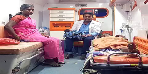 சத்தியமங்கலம்: அடர்ந்த காட்டுப்பகுதியில் ஆம்புலன்ஸில் பிறந்த பெண் குழந்தை!