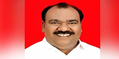 நெல்லுக்கு குறைவான விலை கொடுப்பதாக புகார்... ஒழுங்குமுறை விற்பனை கூடத்தில் செஞ்சி எம்எல்ஏ