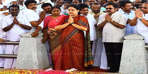 சசிகலா வருகையின்போது, சட்டம் ஒழுங்கை சீர்குலைக்க அமைச்சர்கள் சதி : தினகரன் சந்தேகம்