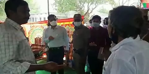 “10 ஆண்டுகளாக அலைகிறேன்; ஆனால் பயனில்லை” - கலெக்டர் அலுவலகத்தில் தற்கொலைக்கு முயன்ற நபர்