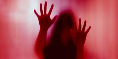 நவி மும்பை : 19 வயது பெண் பாலியல் வன்கொடுமை; ஒருவர் கைது