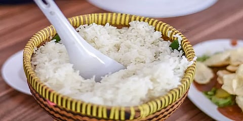 வெள்ளை அரிசியைவிட சிவப்பரிசிதான் சிறந்ததா? - தவறான புரிதலும், நிபுணரின் வழிகாட்டுதலும்!