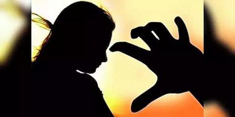 உத்திர பிரதேசம்: பெண்ணை பாலியல் வன்கொடுமை செய்து அந்த வீடியோவை வெளியிட்ட நபர் கைது