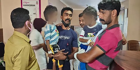 சோறு தண்ணி இன்றி இரு குழந்தைகளை அறையில் பூட்டிவைத்து சித்ரவதை செய்த சித்தி