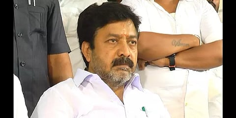 'கூவத்தூரில் எங்களுக்கு தினகரன்தான் ஊத்திக் கொடுத்தார்' - அமைச்சர் சி.வி.சண்முகம் காட்டம்