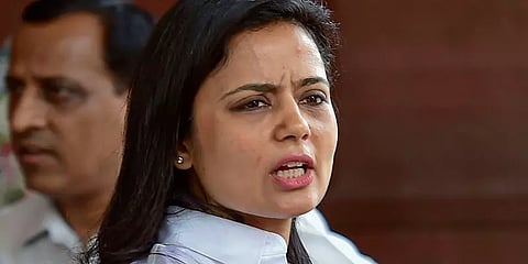 அனல் பறக்கும் பேச்சு... அரசியல் மீது தீராக் காதல்... யார் இந்த மஹூவா மொய்த்ரா?