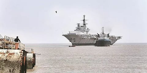 57 ஆண்டு கால சேவை... பிரமாண்ட ஐஎன்எஸ் விராட் போர்க்கப்பலின் இன்றைய நிலை!