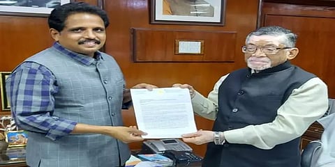 தொழில் தீர்பாயத்திற்கு தமிழ் தெரிந்த நீதிபதிகளை நியமிக்க வேண்டும் - எம்.பி சு.வெங்கடேசன்