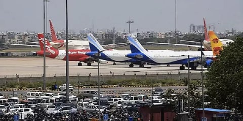 உள்நாட்டு விமானப் போக்குவரத்துக்கு கட்டணங்கள் உயர்வு... எவ்வளவு, ஏன்?