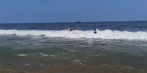 மெரினாவுக்கு குளிக்கச் சென்ற இரண்டு மாணவர்களில் ஒரு மாணவர் உயிரிழப்பு