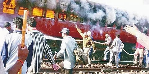 கோத்ரா ரயில் எரிப்பு வழக்கு: 19 ஆண்டுகளுக்குப் பின் முக்கியக் குற்றவாளி கைது.!