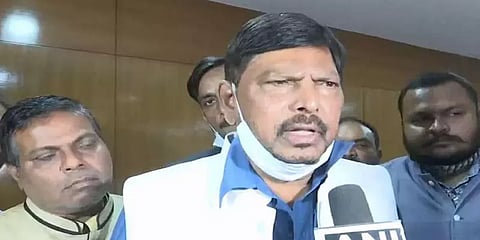 ராகுல்காந்தி ஒரு பட்டியலின பெண்ணை திருமணம் செய்துகொள்ள வேண்டும் - ராம்தாஸ் அத்வாலே