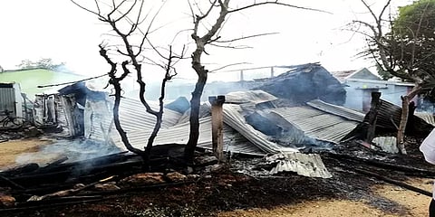 ஈரோடு: தீ விபத்தில் 2 வீடுகள் எரிந்து ரூ. 1 லட்சம் மதிப்பிலான பொருட்கள் சேதம்