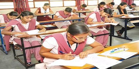 ’இன்னும் டைம் கொடுங்க.. இல்லன்னா ஆல்பாஸ் போடுங்க’ : கோரிக்கை விடுக்கும் பிளஸ் 2 மாணவர்கள்