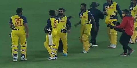 ஷாருக்கான் இறுதி நேர அதிரடி, ஜெகதீசன் அசத்தல் சதம்! - தமிழகம் முதல் வெற்றி