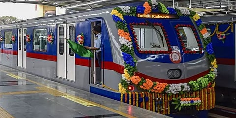 கொல்கத்தாவில் மெட்ரோ ரயில் விரிவாக்க திட்டத்தை தொடங்கிவைத்த பிரதமர் மோடி!