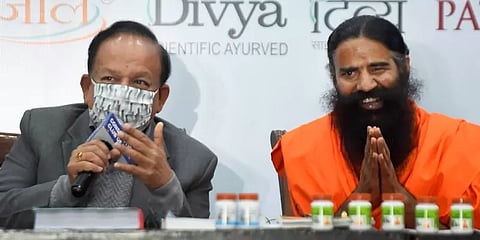 பதஞ்சலி மருந்து கொரோனாவை தடுக்கும்என்றால் தடுப்பூசி எதற்கு?: இந்திய மருத்துவ சங்கம் கேள்வி