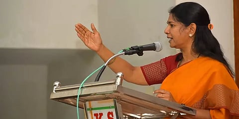 "பெண் ஐபிஎஸ் அதிகாரிக்கு உயரதிகாரி பாலியல் தொந்தரவு"- கனிமொழி கண்டனம்