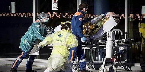 கொரோனா பாதிப்பு: பிரான்சில் அச்சமூட்டும் இறப்பு எண்ணிக்கை!