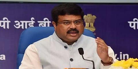 ''குளிர்காலம் முடிவில் பெட்ரோல், டீசல் விலை குறையும்'': பெட்ரோலியத்துறை அமைச்சர் விளக்கம்