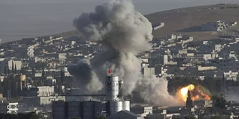 சிரியாவில் பதற்றம்: அமெரிக்கா வான்வழி தாக்குதல்- ஈரான் ஆதரவுப் படையினா் 17 பேர் உயிரிழப்பு