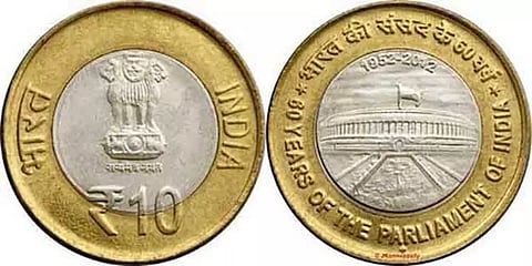 வேலூர்: 10 ரூபாய் நாணயம் செல்லாது எனக் கூறி இளைஞரின் வாகனத்தை பறித்த பங்க் ஊழியர்கள்