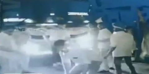 தலைவாசல் சுங்கச்சாவடி மீது தாக்குதல் : தமிழக வாழ்வுரிமை கட்சி மீது புகார்... நடந்தது என்ன?