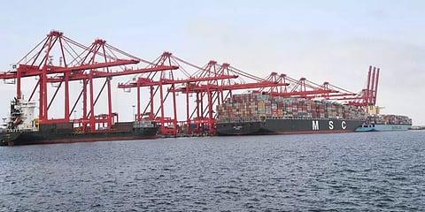 கொழும்பு துறைமுகத்தில் கன்டெய்னர் முனையம் அமைக்க இந்தியா, ஜப்பானுக்கு அனுமதி