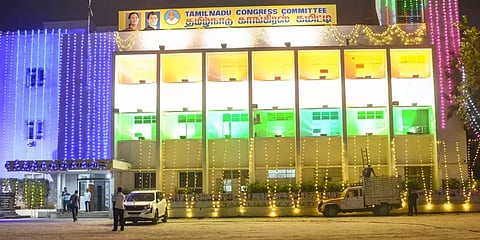 நீடிக்கும் இழுபறி... நாளை காங்கிரஸ் நிர்வாகிகள் ஆலோசனை!