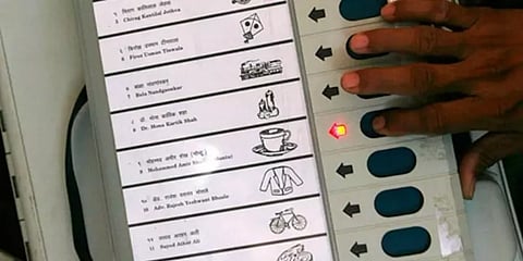பொதுச் சின்னத்தில் போட்டியிடுவதால் சிறு கட்சிகளுக்கு சாதக, பாதகம் என்ன? - ஓர் அலசல்