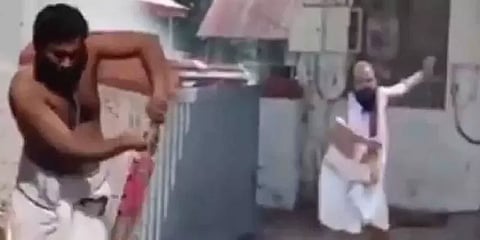 சபரிமலையில் ஓய்வு நேரத்தில் கிரிக்கெட் விளையாடும் மேல்சாந்திகள் - வைரலாகும் வீடியோ