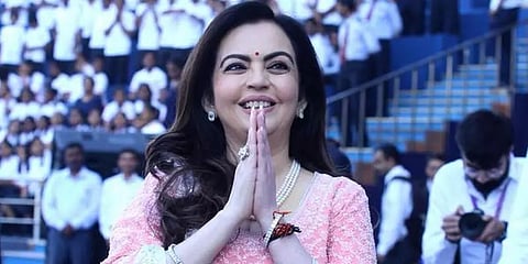 ரிலையன்ஸ் குழும பணியாளர்களின் கொரோனா தடுப்பூசி செலவை ஏற்பதாக நீடா அம்பானி அறிவிப்பு!