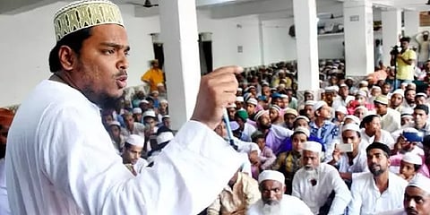 அப்பாஸ் சித்திக்: மேற்கு வங்க அரசியலின் புது வரவு... யாருக்கு லாபம்?