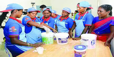 2021-க்குள் 1,000 பெண் பெயின்டர்களை அங்கீகரிக்க நிப்பான் பெயின்ட் திட்டம்!