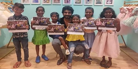 ஏழைக் குழந்தைகளின் புகைப்படங்களை காலண்டராக அச்சிட்டு சந்தோஷப்படுத்திய நடிகர் ஆதி!