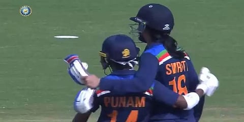 தெ.ஆப்பிரிக்காவை ஊதி தள்ளி இந்திய மகளிர் கிரிக்கெட் அணி அபார வெற்றி