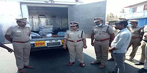 திருவாரூர்: ’18.3 கிலோ தங்கம் ரூ.17 லட்சம் ரொக்கம்’ - போலீசாரின் வாகன சோதனையில் பறிமுதல்