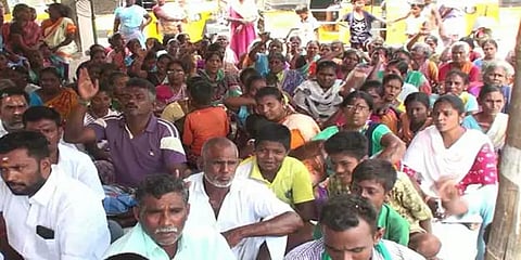 'கண்மாய்களுக்கு நீர் வழங்காவிட்டால் ஓட்டு கிடையாது' மதுரை கிராம மக்கள் உண்ணாவிரத போராட்டம்