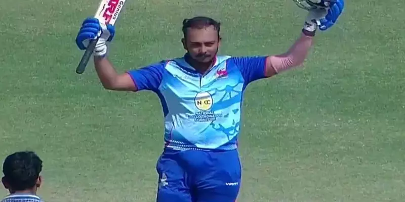 "அதிரடி சரவெடி"-தோனி சாதனையை முறியடித்த பிரித்வி ஷா!